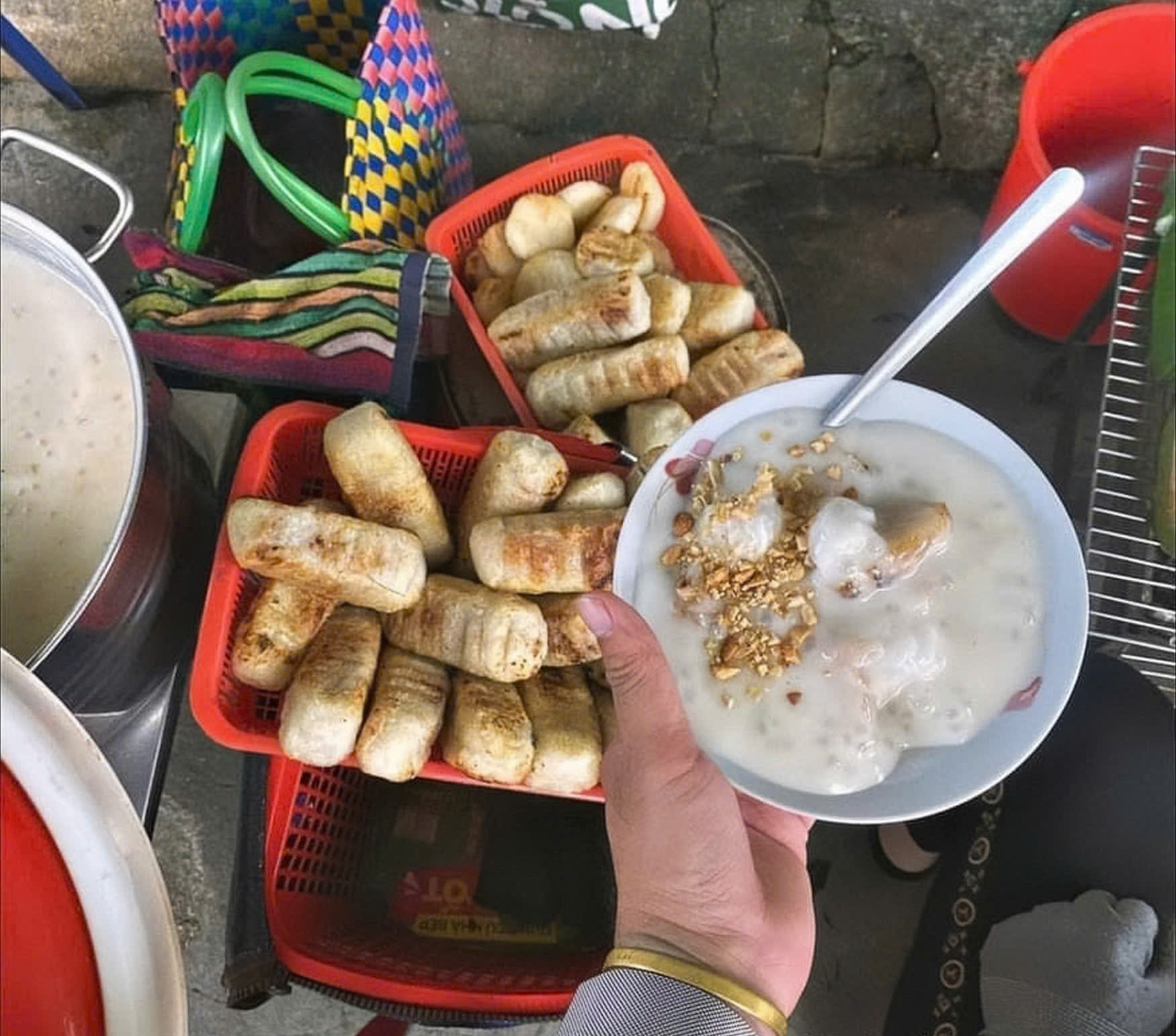 Khám phá ẩm thực đường phố Đà Nẵng – Hành trình 6 món ăn đánh thức vị giác