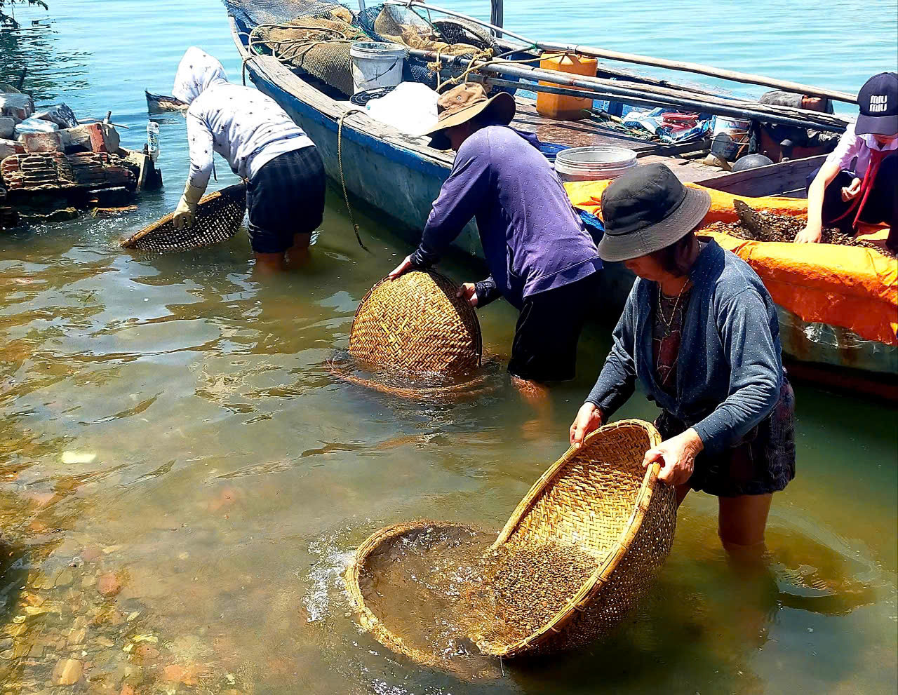 Bánh đập hến xào Hội An – Hương vị không thể bỏ lỡ khi ghé phố cổ