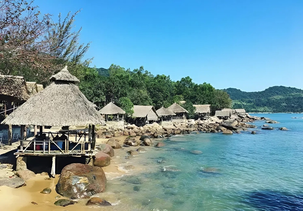 Những bãi biển hoang sơ ở Đà Nẵng ít người biết