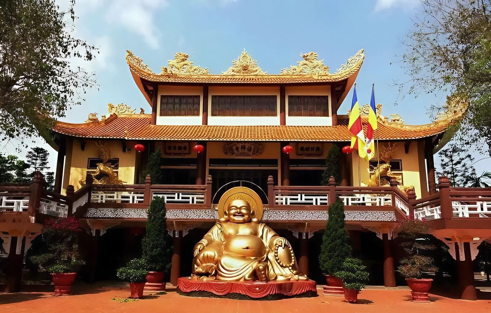 Top 11 Ngôi Chùa Linh Thiêng Ở Đà Nẵng Không Nên Bỏ Lỡ Khi Du Lịch & Cầu Duyên